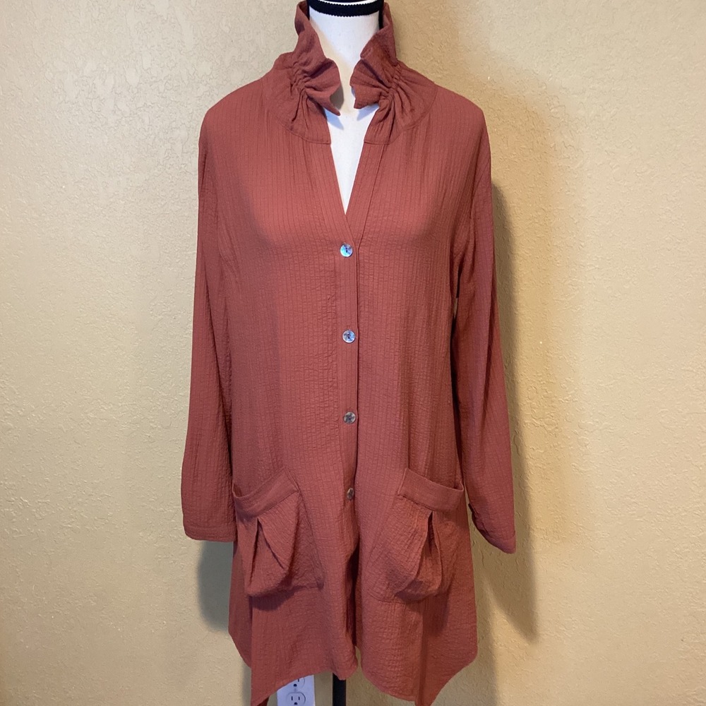 Soft Surroundings Button Front Long‎ Sleeve tunic, Size Medium, Light Rust Color